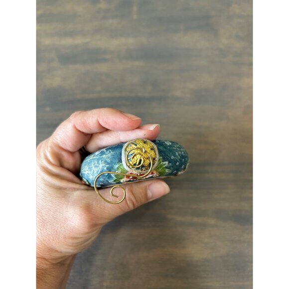 G. DeBrekht Artistic Studios Hand Painted Angel Christmas Ornament Signed - Picture 3 of 5